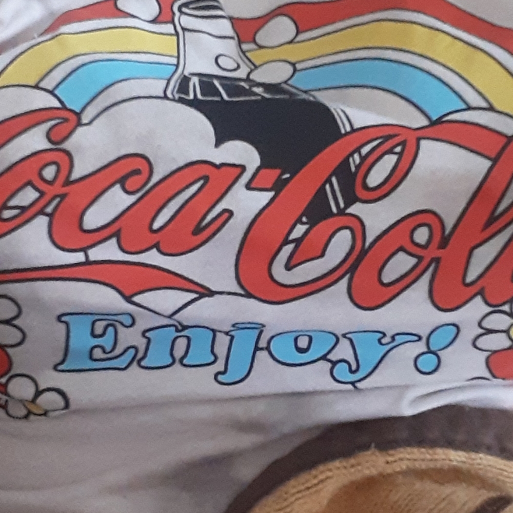 Large coca cola t shirt for summer